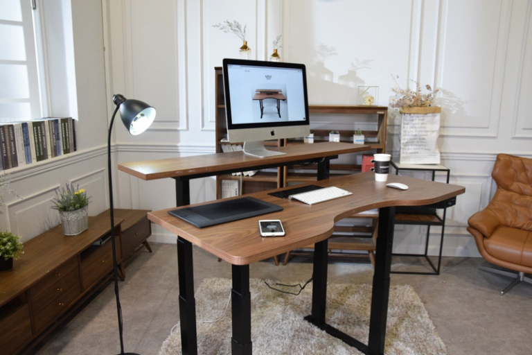 Few Tips for buying a 2 Tired Desk