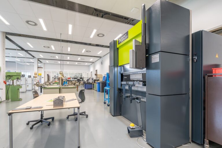 smart workshop technology